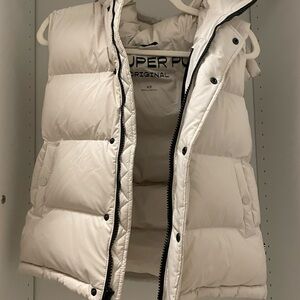 Aritzia Super Puff Vest in Off-White/Cream